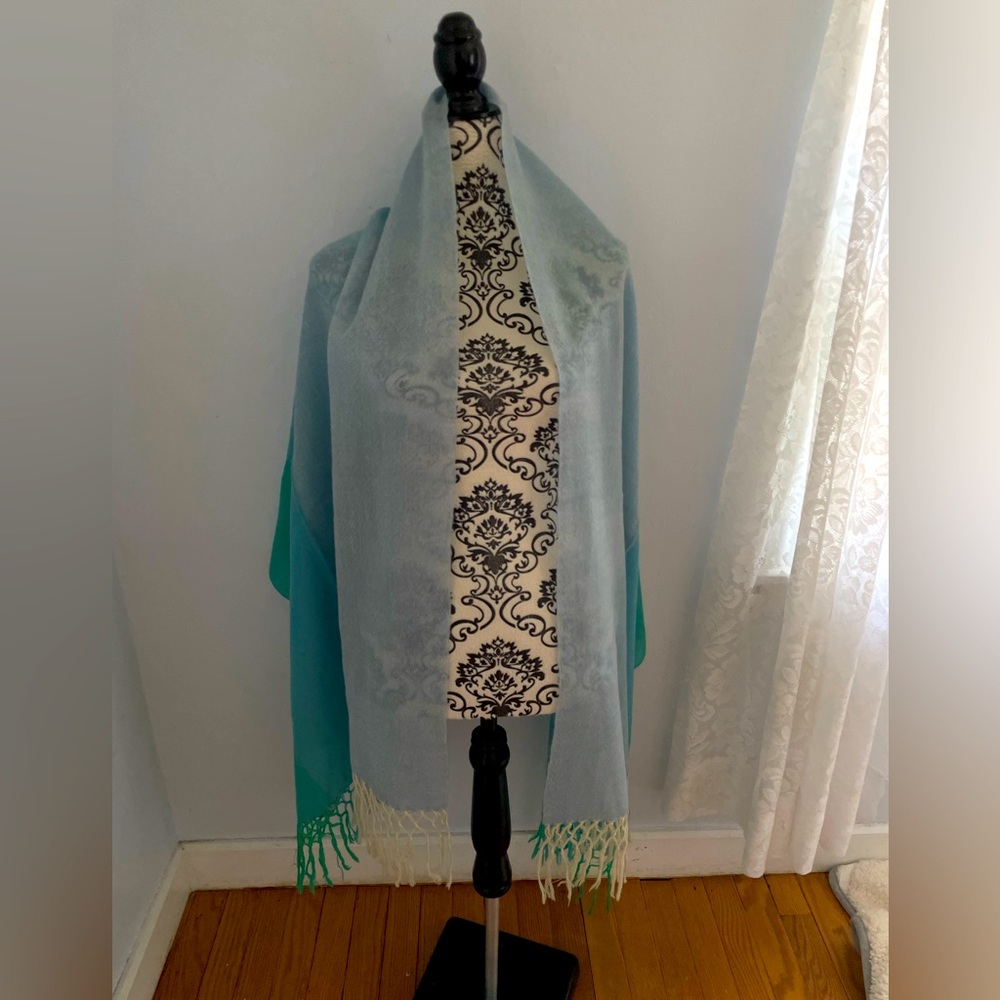 Handmade Handwoven 100% Wool Crock of Gold Ireland Huge 84” x 28” Scarf Wrap - Picture 9 of 10